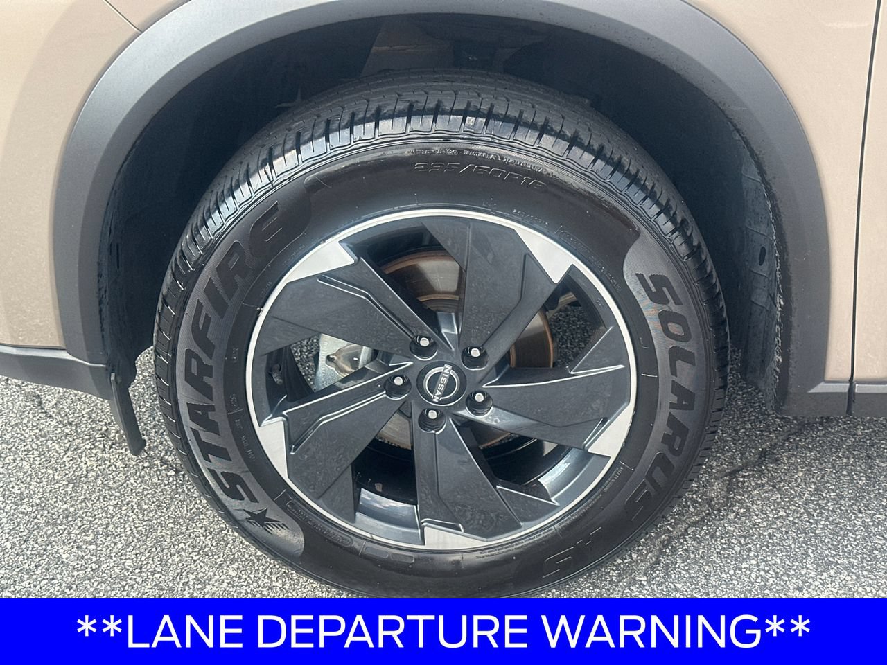 Used 2025 Nissan Rogue SV AWD/4WD image 13