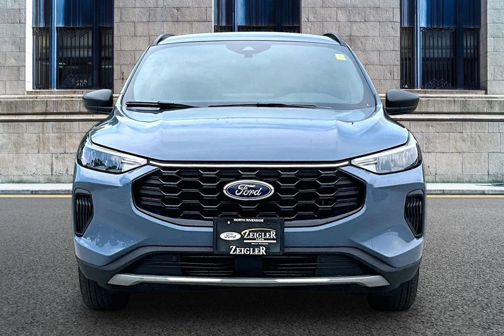 Certified 2025 Ford Escape ST-Line w/ Tech Pack #1 AWD/4WD image 3