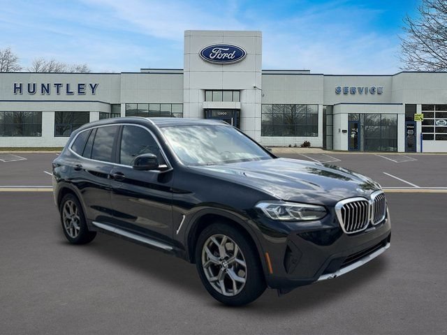 Used 2023 BMW X3 xDrive30i w/ Premium Package AWD/4WD image 3