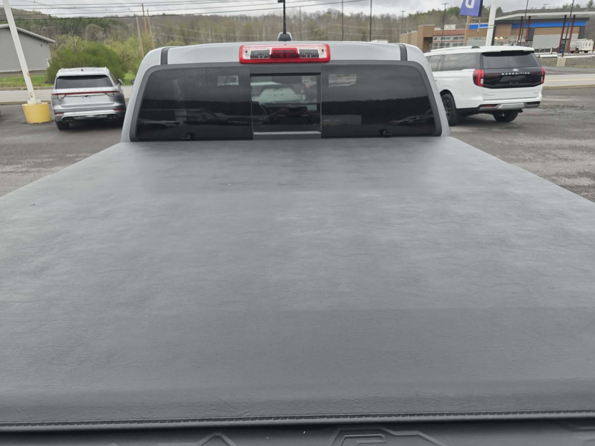 Used 2024 Chevrolet Colorado Z71 w/ Z71 Convenience Package 2 image 9