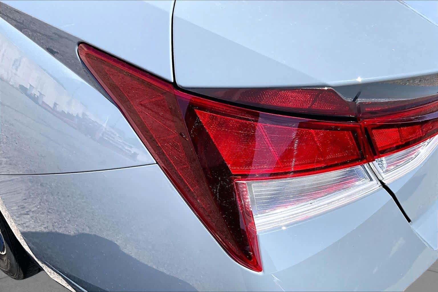 Used 2023 Hyundai Elantra SEL FWD image 28