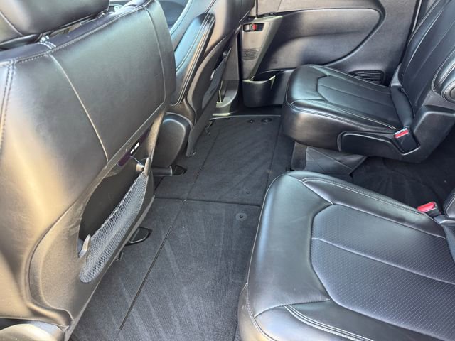 Used 2025 Chrysler Pacifica Select FWD image 17