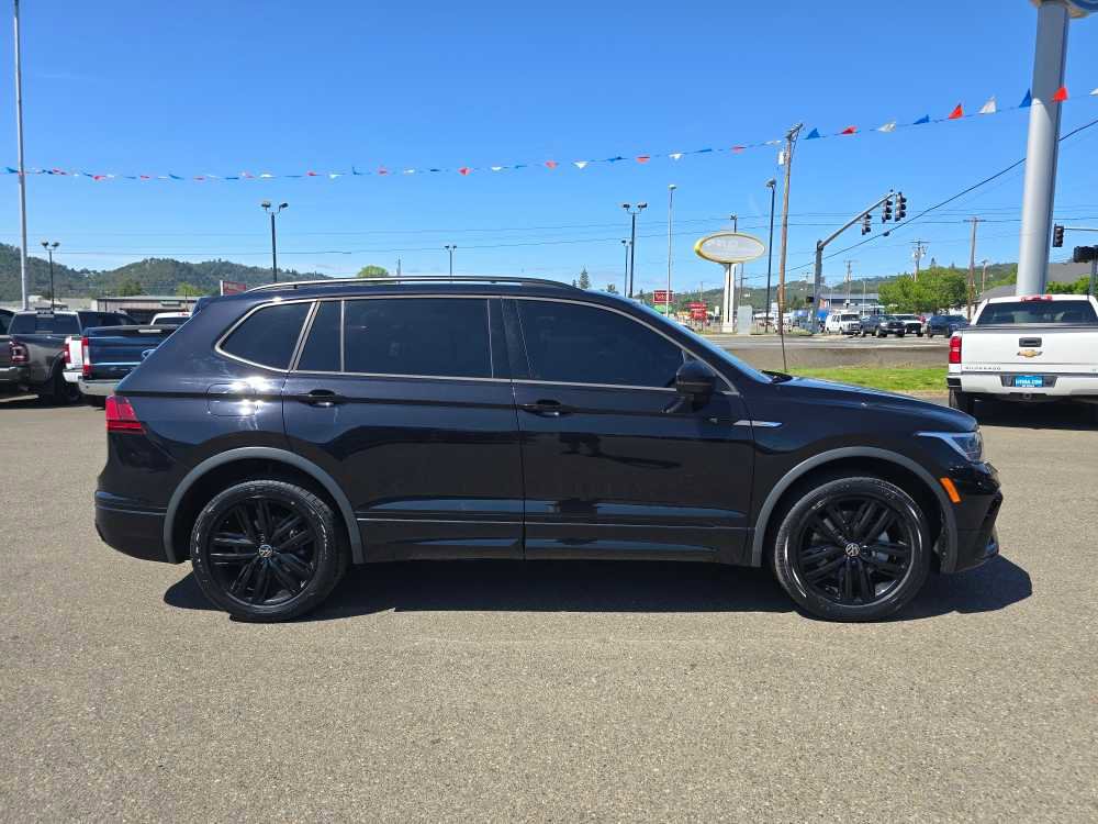 Used 2022 Volkswagen Tiguan SE R-Line AWD/4WD image 6