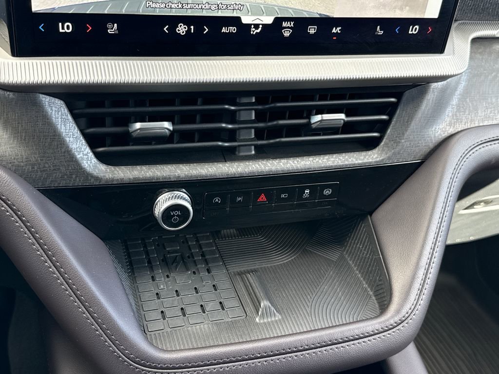 Certified 2025 Ford Explorer Platinum image 22