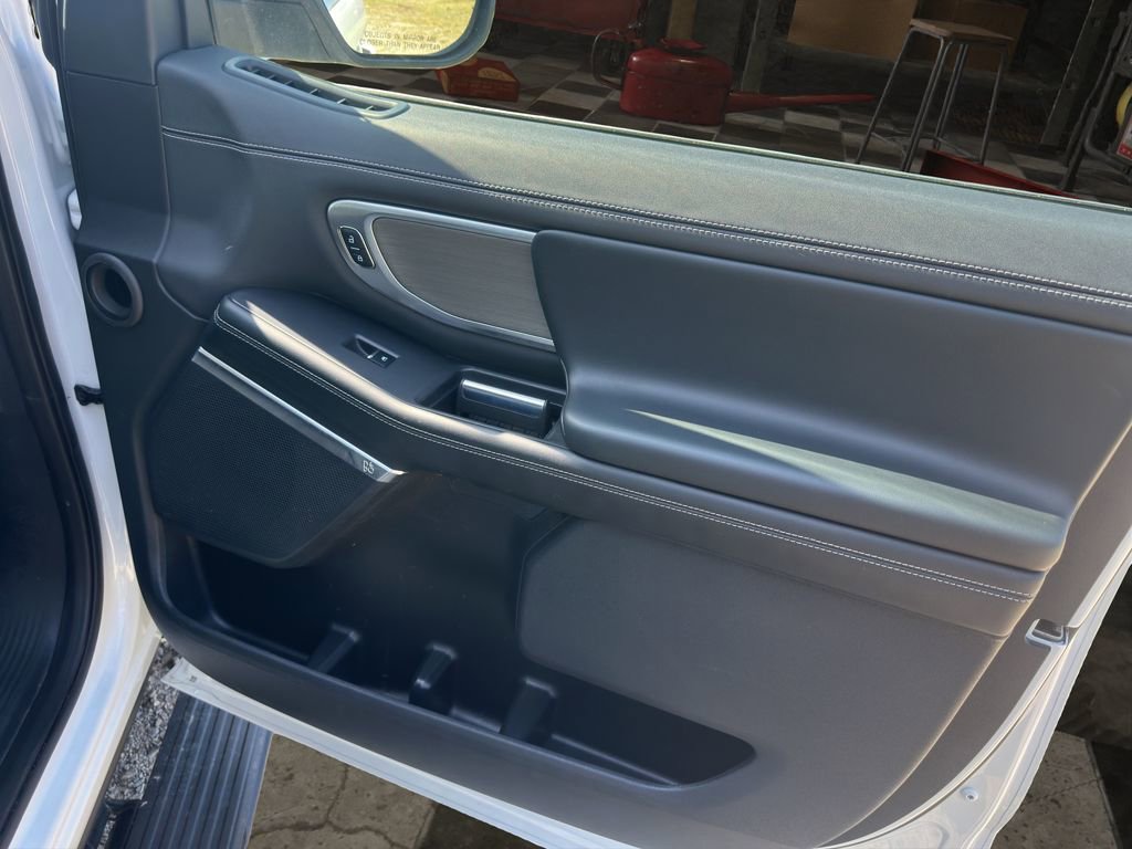 Certified 2025 Ford Expedition Platinum image 10