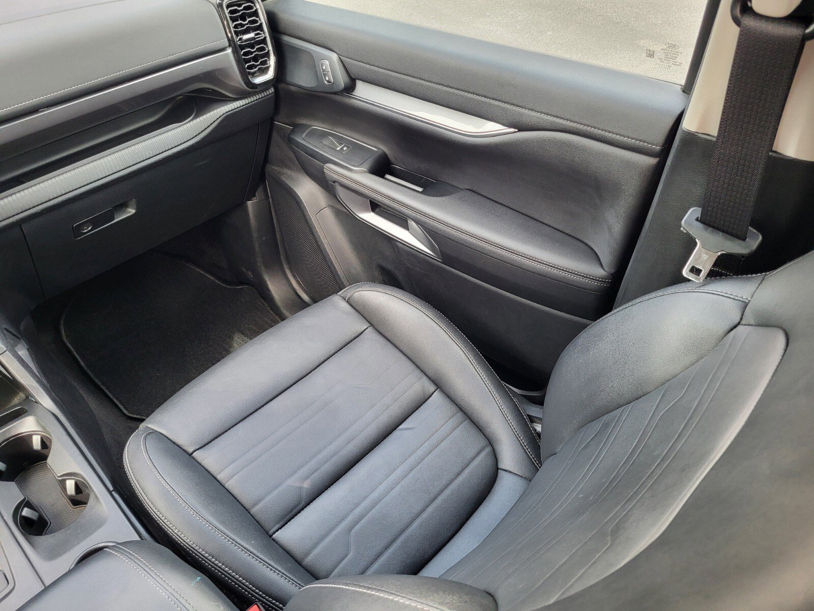 Certified 2025 Ford Ranger Lariat w/ Trailer Tow Package image 17