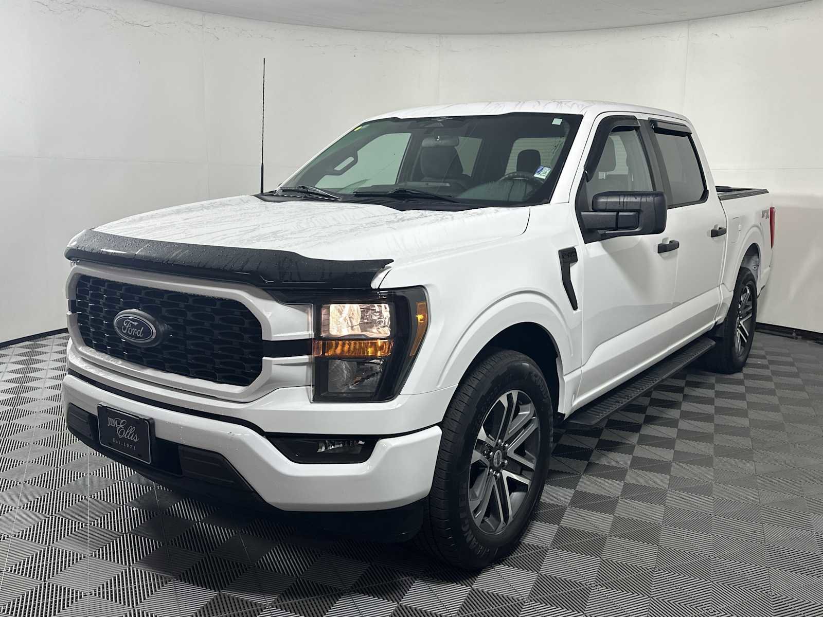Certified 2023 Ford F150 XL w/ STX Appearance Package RWD image 3