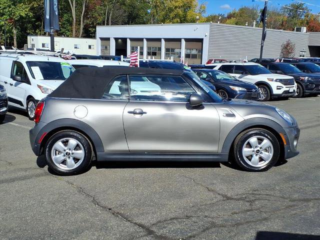 Used 2018 MINI Cooper Convertible image 5