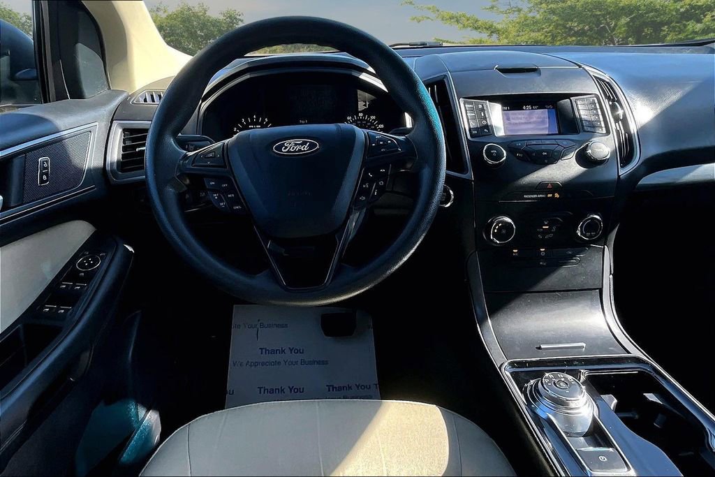 Certified 2019 Ford Edge SE FWD image 5