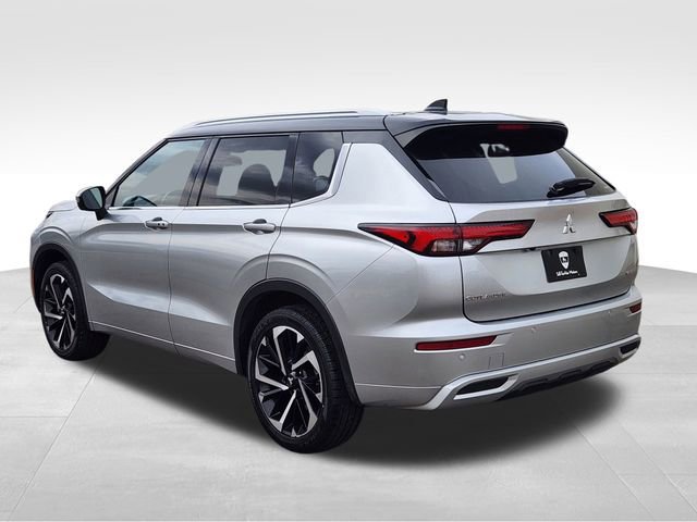 Used 2023 Mitsubishi Outlander SEL image 3