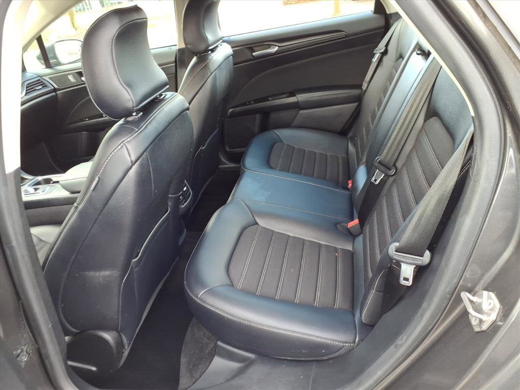 Certified 2018 Ford Fusion SE w/ Equipment Group 201A image 10