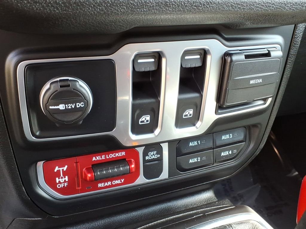 Used 2025 Jeep Wrangler Sport AWD/4WD image 20