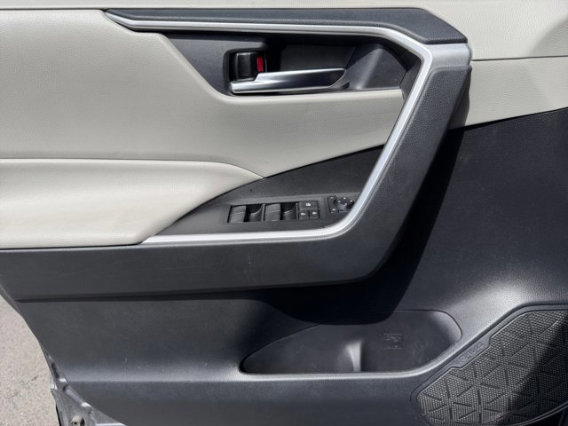 Used 2021 Toyota RAV4 XLE w/ Convenience Package image 13
