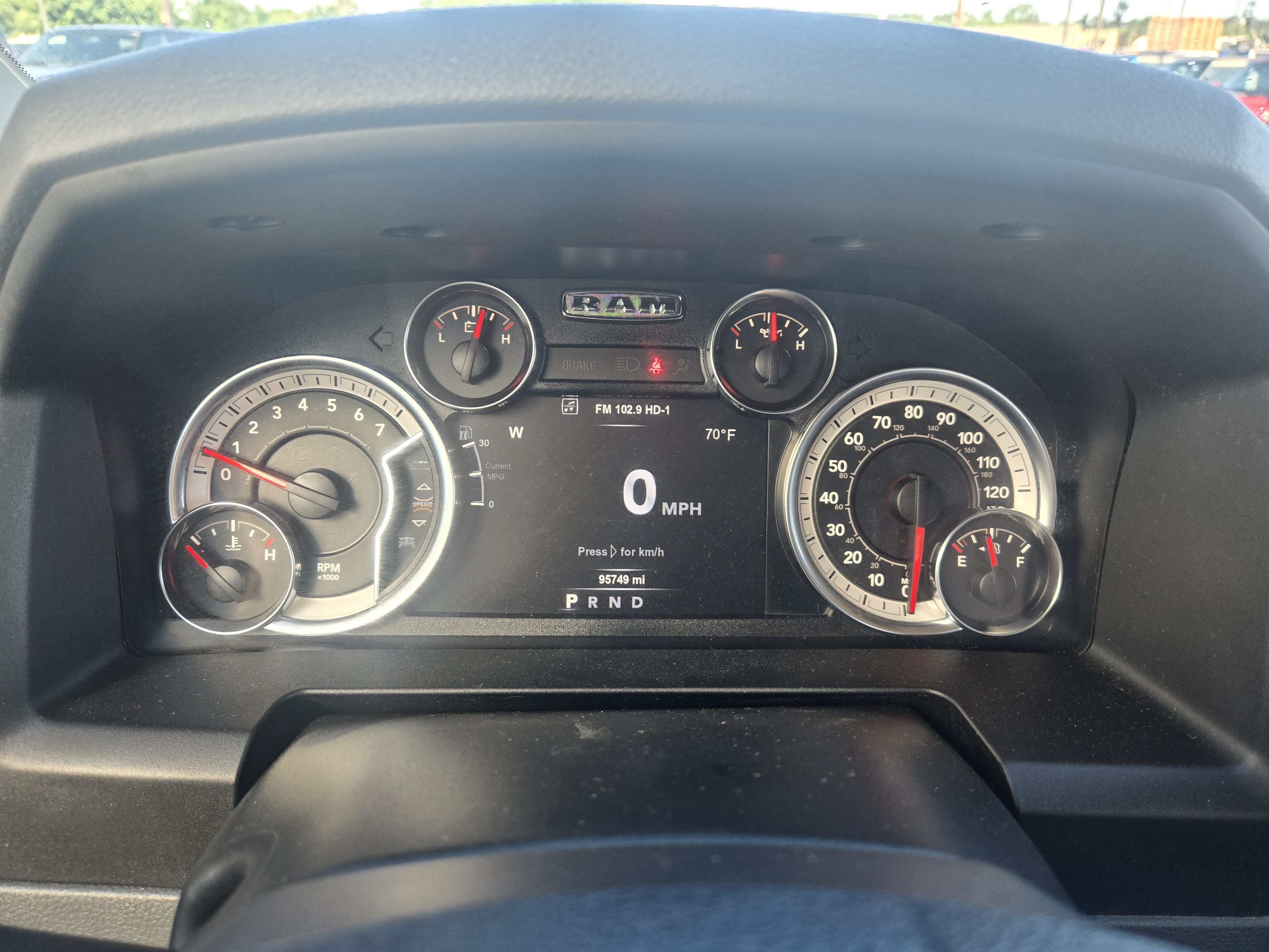 Used 2019 RAM 1500 Classic SLT w/ Luxury Group AWD/4WD image 9