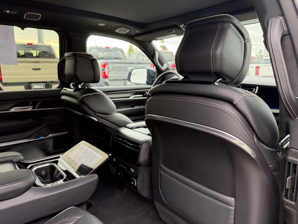 Used 2025 Jeep Grand Wagoneer L Series II Obsidian w/ Quick Order Packagew 28T AWD/4WD image 23