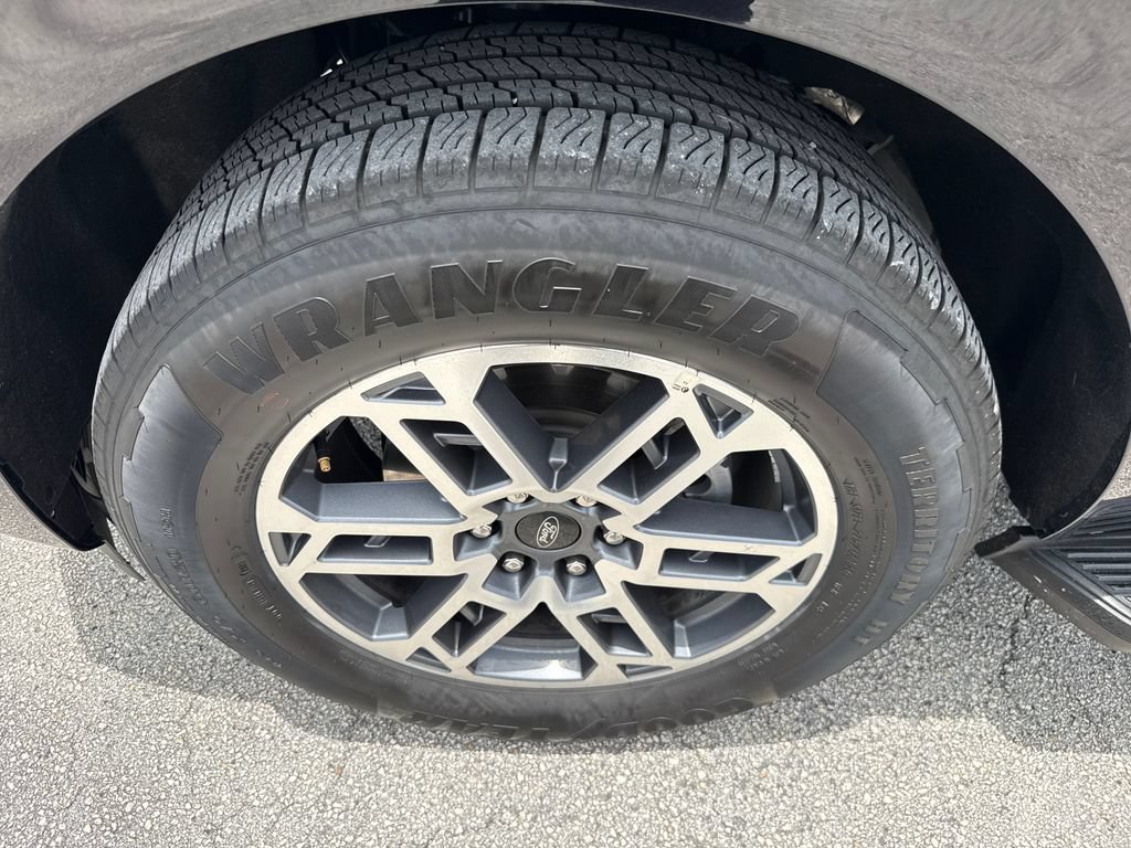 Certified 2025 Ford Expedition Active RWD image 13