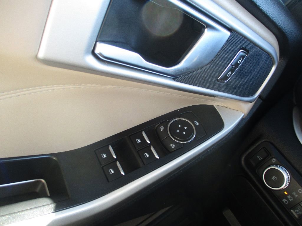 Certified 2021 Ford Explorer XLT w/ Equipment Group 202A image 17