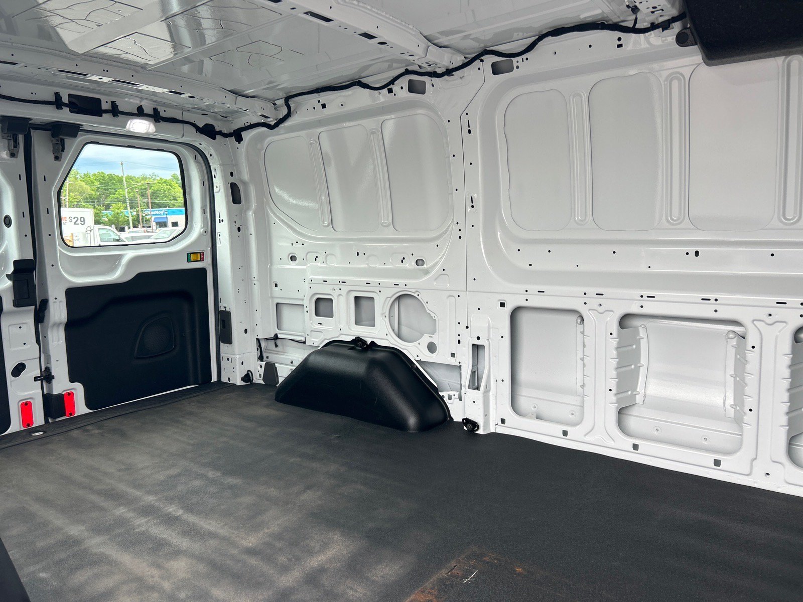 Certified 2020 Ford Transit 150 Low Roof RWD image 15