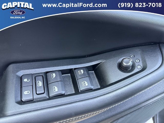 Used 2025 Jeep Grand Cherokee L Limited w/ Black Appearance Package AWD/4WD image 21
