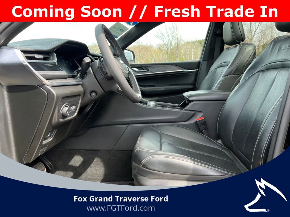 Used 2024 Jeep Grand Cherokee L Overland w/ Trailer Tow Package AWD/4WD image 3