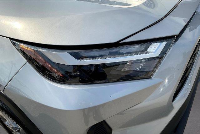 Used 2025 Toyota RAV4 XLE FWD image 33