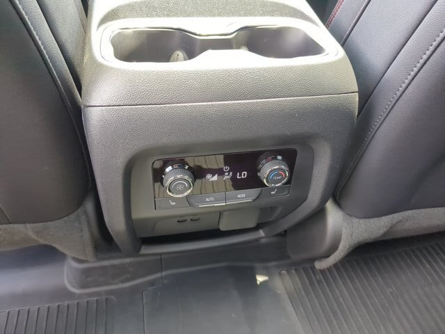 Used 2024 Chevrolet Traverse RS FWD image 34