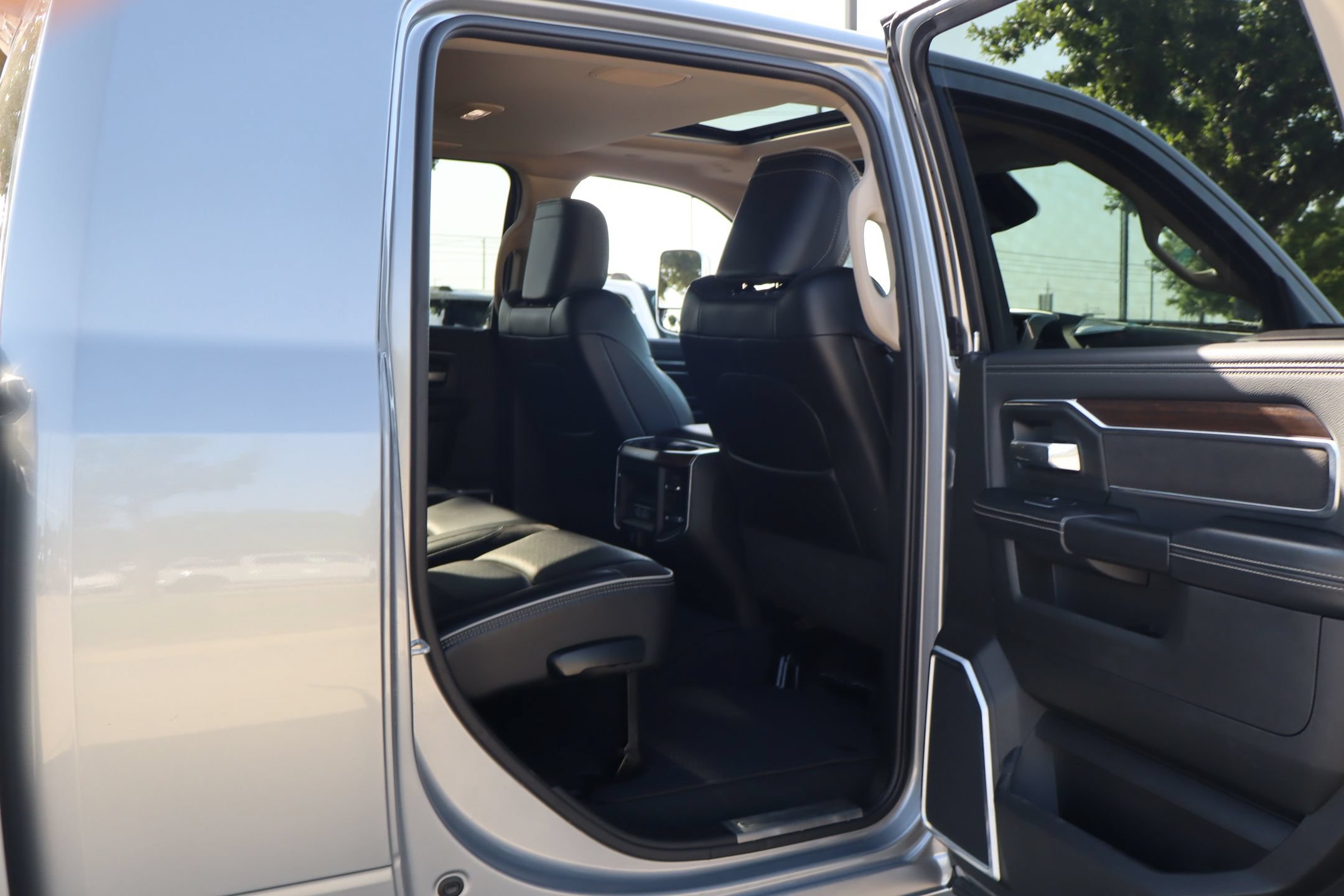 Used 2022 RAM 3500 Laramie AWD/4WD image 31