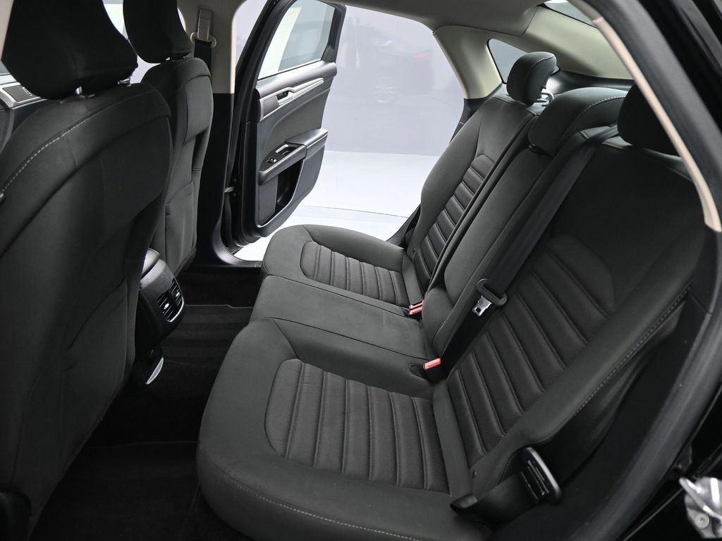 Certified 2017 Ford Fusion SE image 18