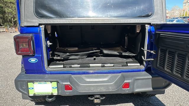 Used 2018 Jeep Wrangler Unlimited Sahara image 18