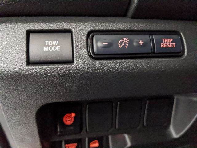 Used 2025 Nissan Frontier PRO-4X image 15