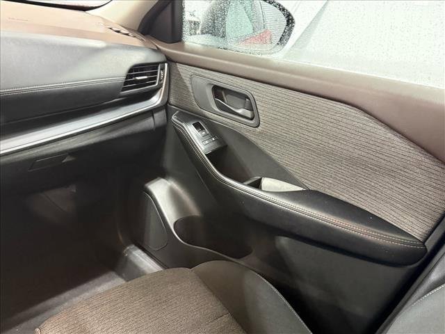 Used 2021 Nissan Rogue S image 12