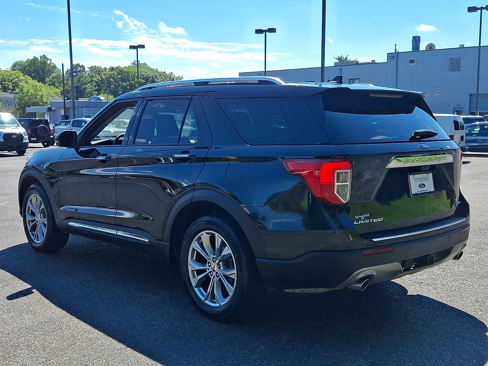 Certified 2023 Ford Explorer Limited w/ Limited Technology Package AWD/4WD image 4
