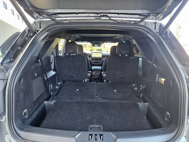 Certified 2025 Ford Explorer Platinum w/ Ultimate Package AWD/4WD image 10