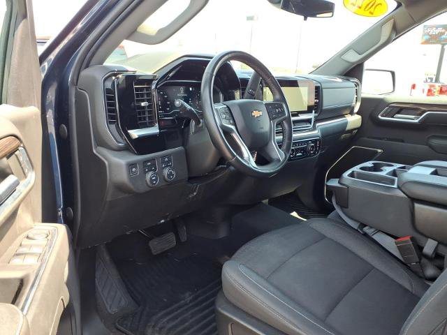 Used 2022 Chevrolet Silverado 1500 LT AWD/4WD image 6