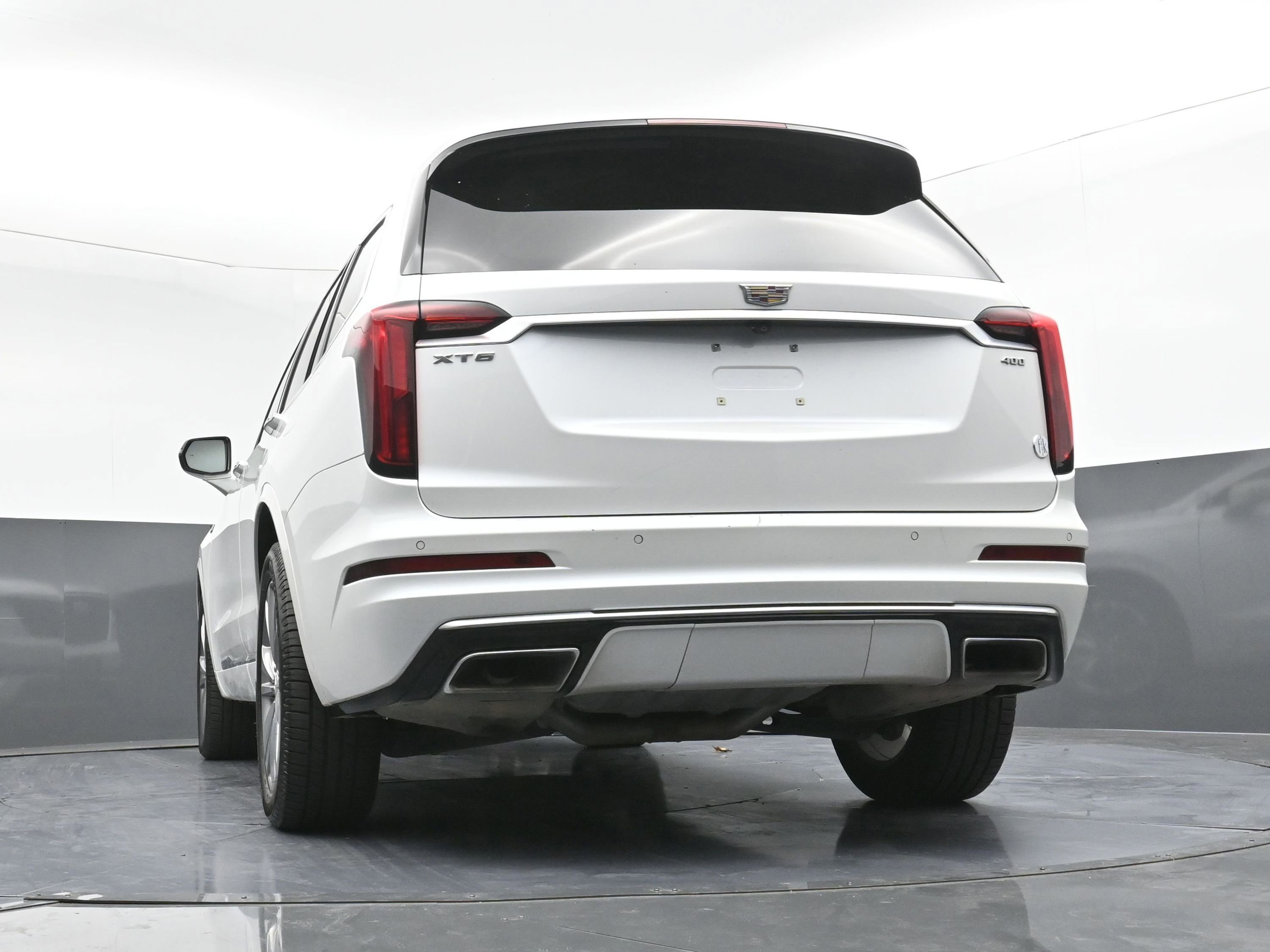 Used 2023 Cadillac XT6 Premium Luxury image 10