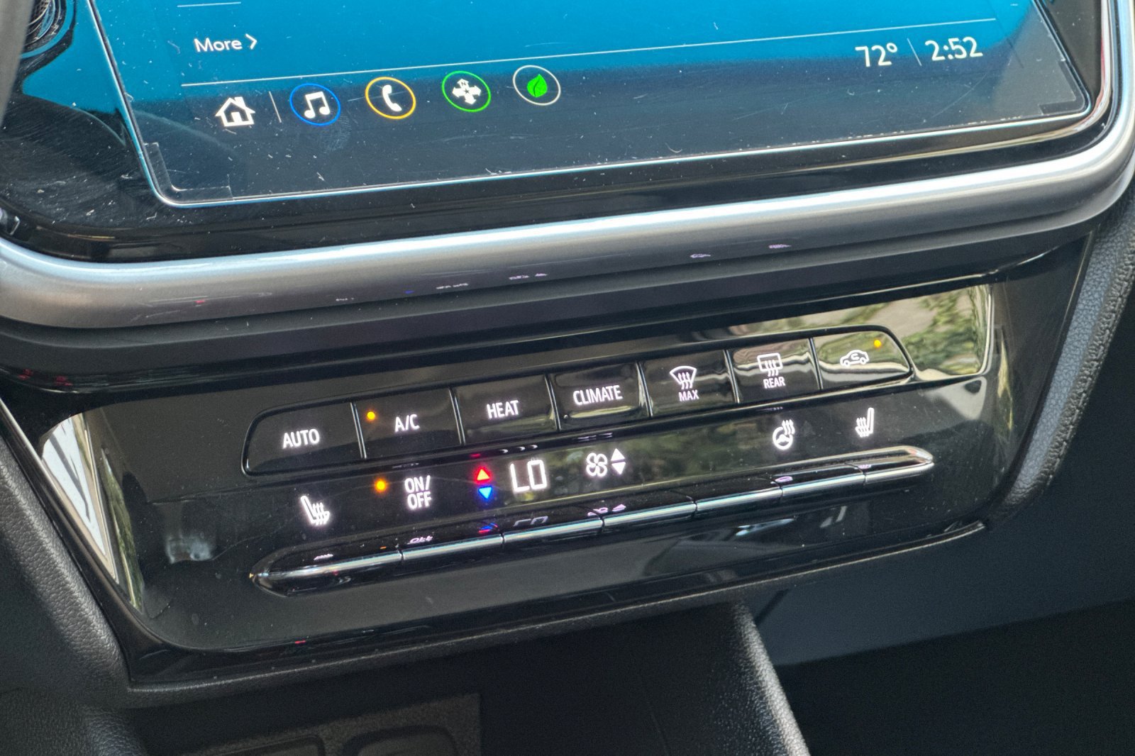 Used 2023 Chevrolet Bolt LT w/ Infotainment Package FWD image 28