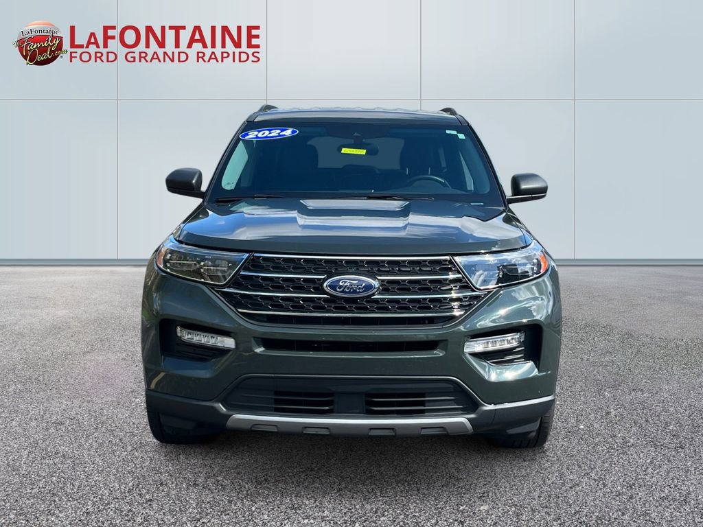 Certified 2024 Ford Explorer XLT w/ Equipment Group 202A AWD/4WD image 2