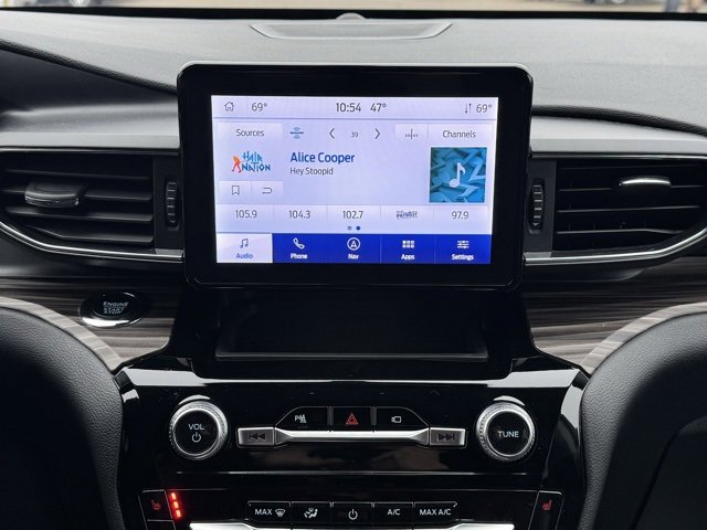 Certified 2023 Ford Explorer Limited w/ Equipment Group 301A image 3