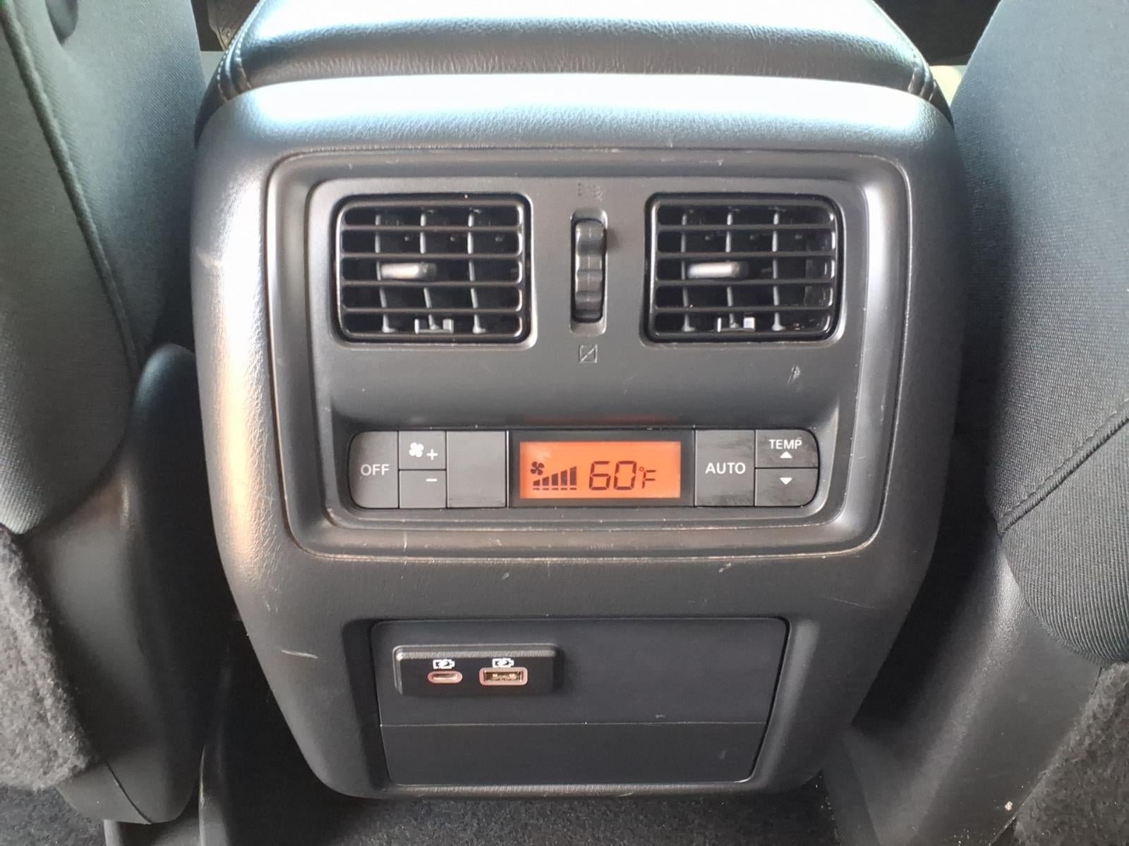 Used 2019 Nissan Pathfinder SV FWD image 18