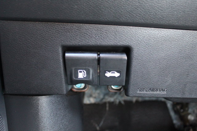 Used 2024 Nissan Versa SR FWD image 28