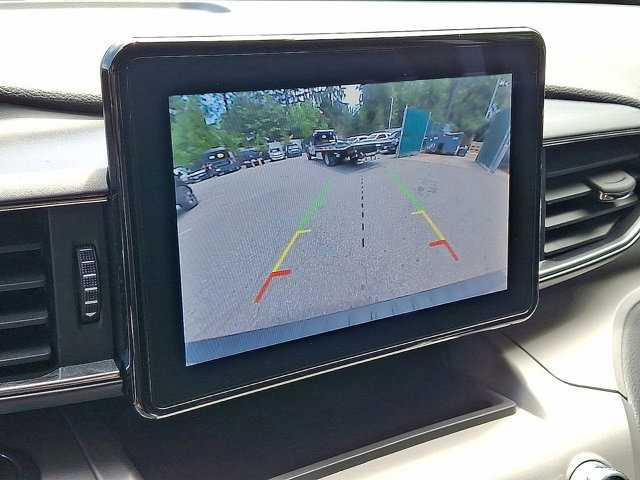Certified 2022 Ford Explorer XLT w/ Equipment Group 202A AWD/4WD image 15