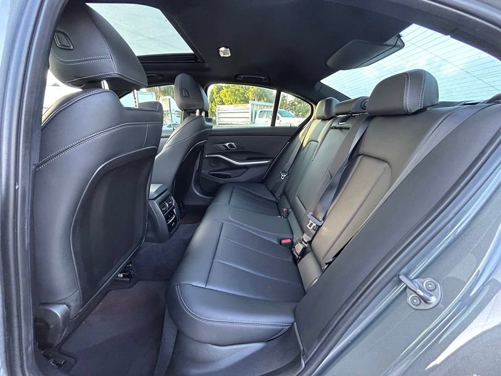 Used 2024 BMW 330i Sedan w/ Convenience Package RWD image 33