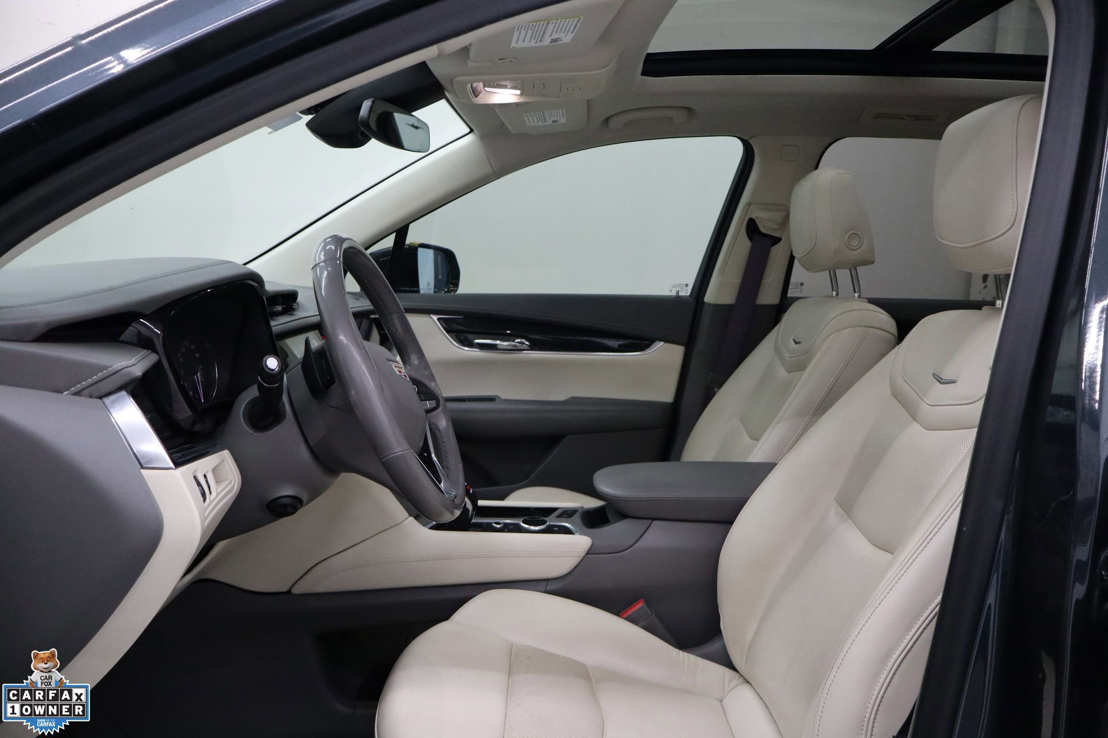 Used 2021 Cadillac XT6 Premium Luxury w/ LPO, Floor Liner Package image 14