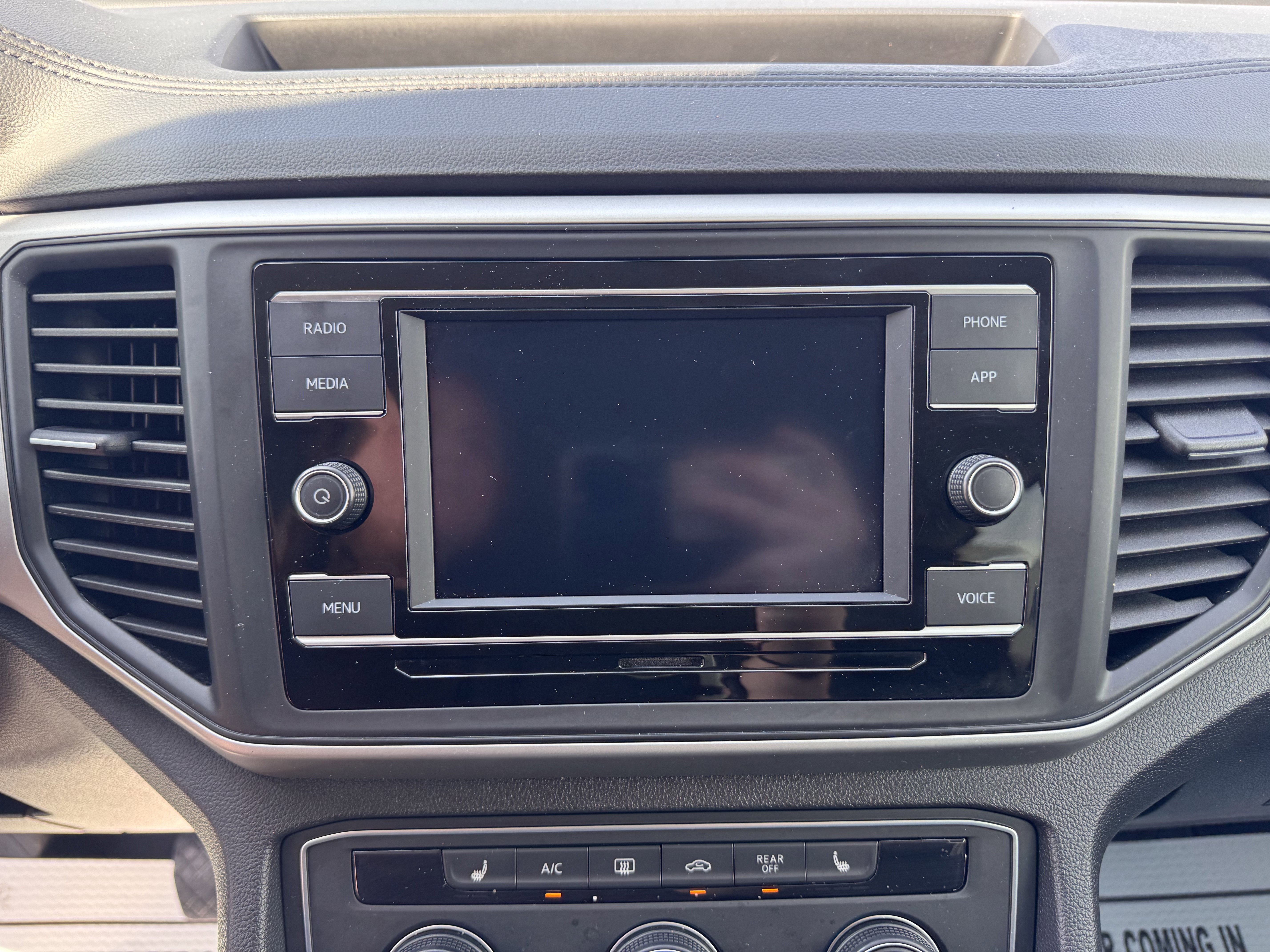 Used 2022 Volkswagen Atlas SE image 19