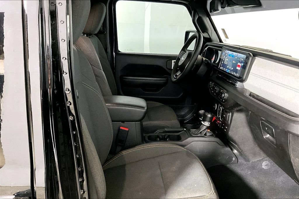 Used 2024 Jeep Gladiator Sport AWD/4WD image 6