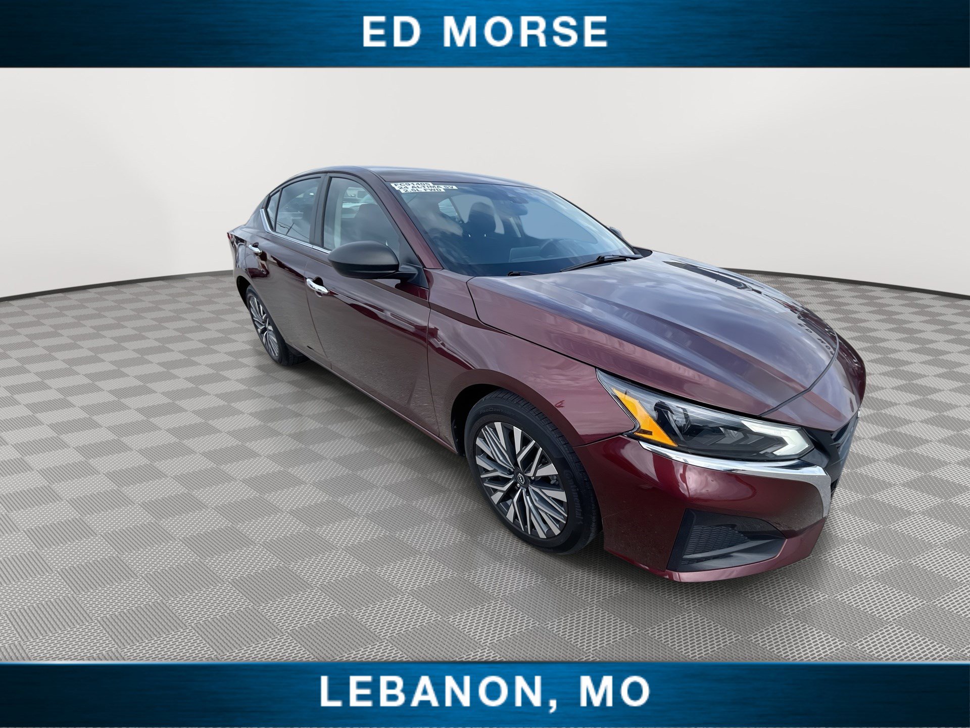 Used 2024 Nissan Altima 2.5 SV FWD image 2