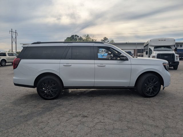 Certified 2025 Ford Expedition Max Platinum w/ Stealth Appearance Package AWD/4WD image 11