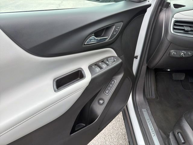 Used 2018 Chevrolet Equinox Premier AWD/4WD image 16