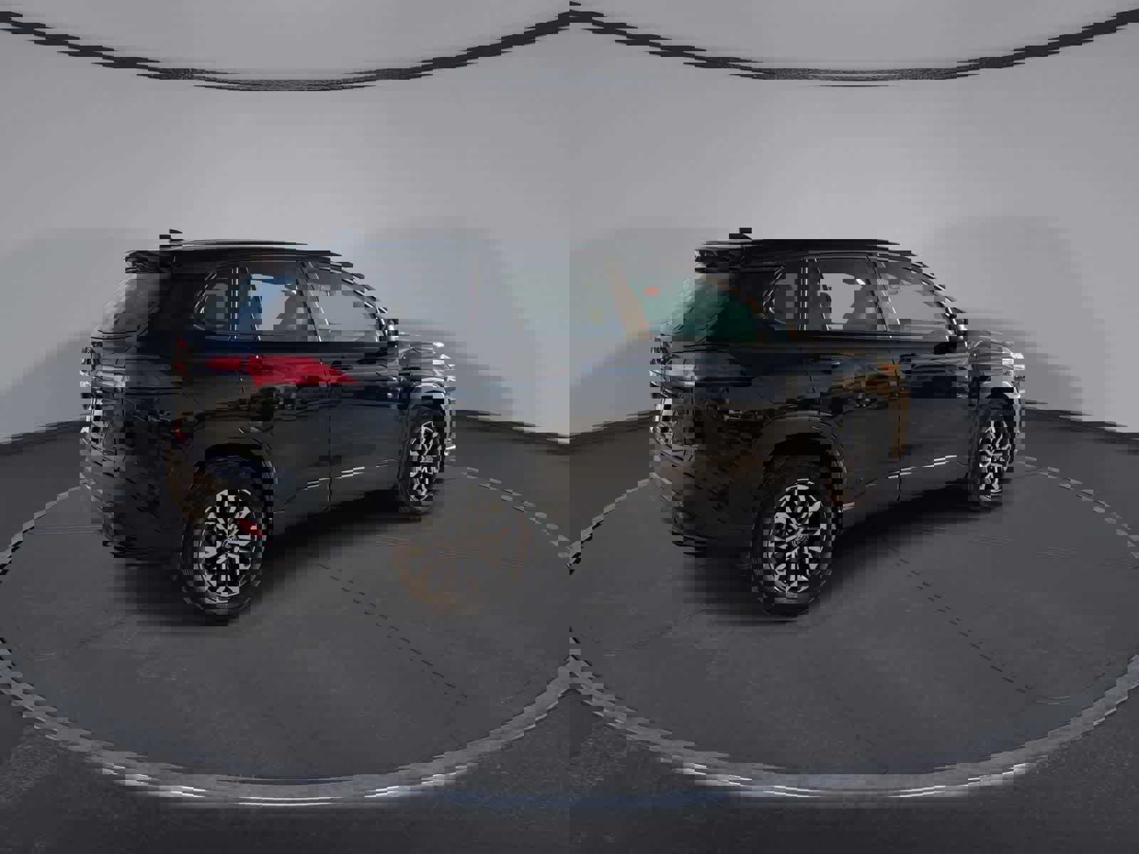 Used 2024 Toyota Corolla Cross AWD Hybrid image 4