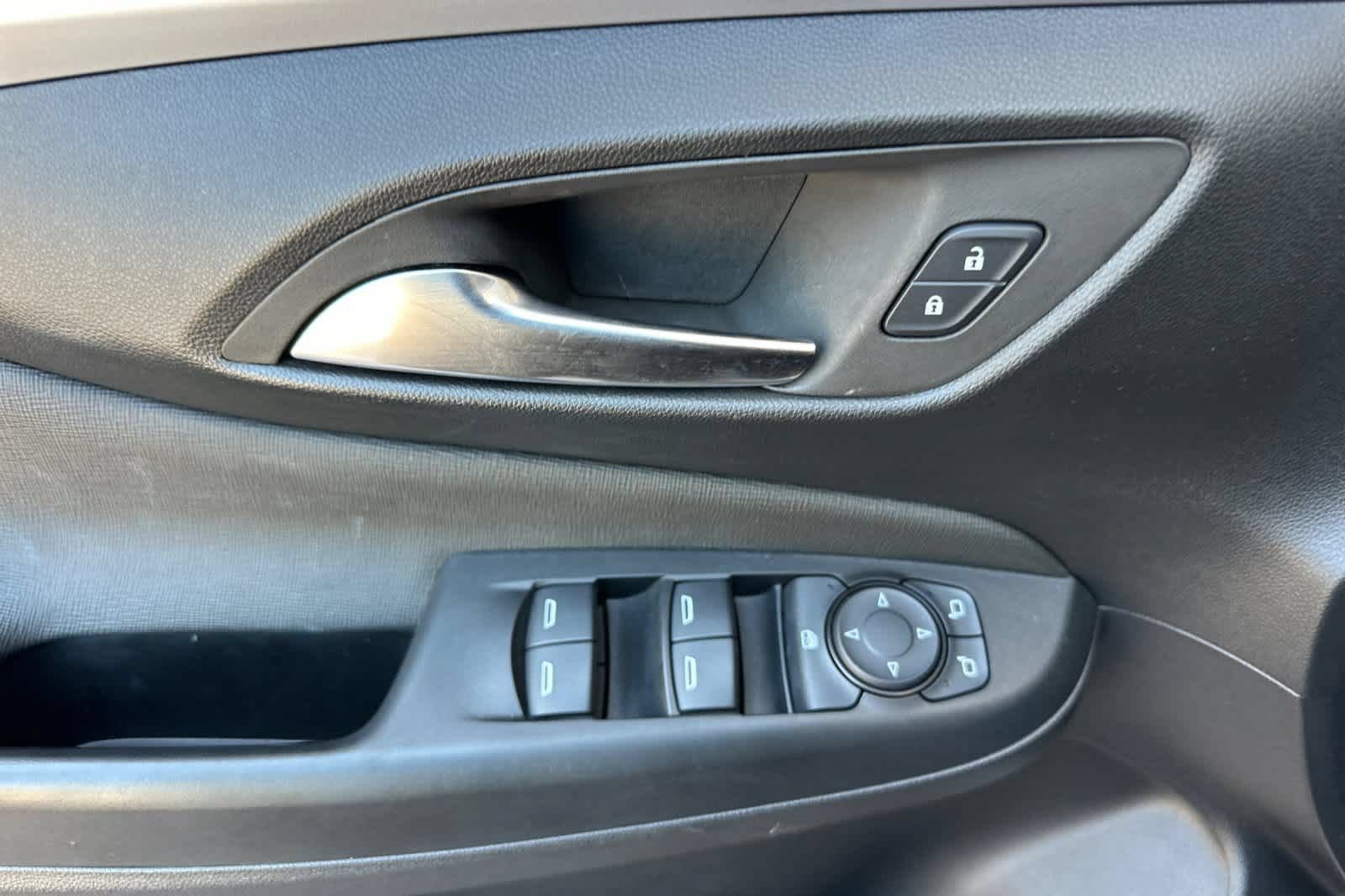 Used 2025 Buick Envista Preferred FWD image 12